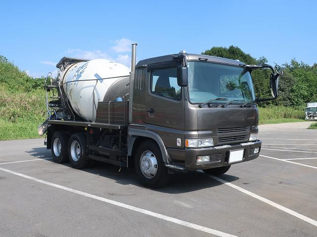 中古トラック 三菱ふそうコンクリートミキサー車 ＃2