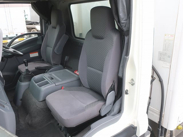 中古トラック いすゞ冷凍バン ＃23