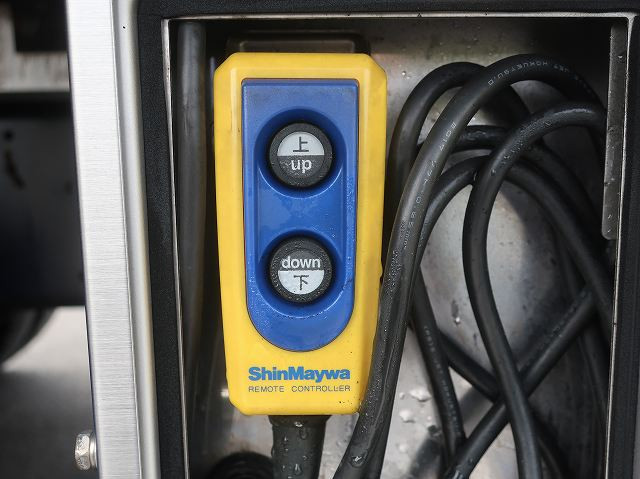 中古トラック いすゞ冷凍バン ＃8