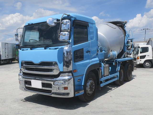 中古トラック UDトラックスコンクリートミキサー車