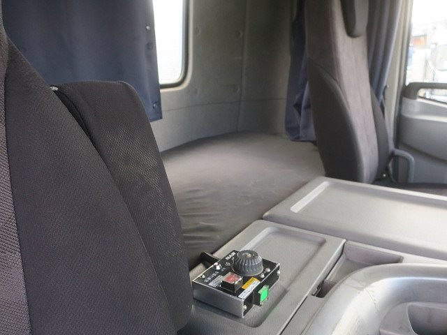 中古トラック UDトラックスコンクリートミキサー車 ＃23