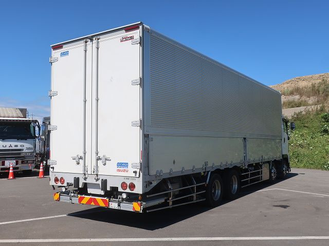 中古トラック いすゞアルミウィング ＃3
