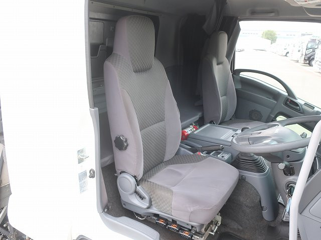 中古トラック いすゞ冷凍バン ＃12