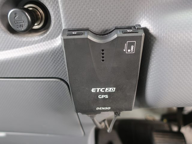 中古トラック いすゞ冷凍バン ＃18