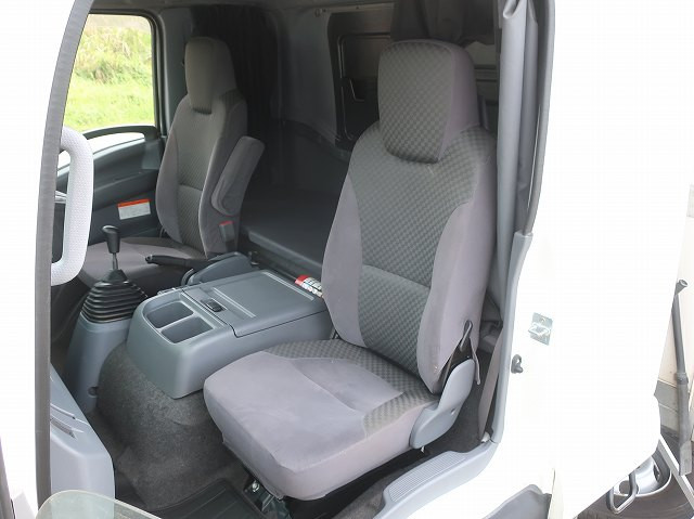 中古トラック いすゞ冷凍バン ＃22