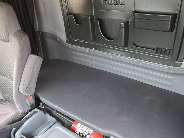 中古トラック いすゞ冷凍バン ＃23