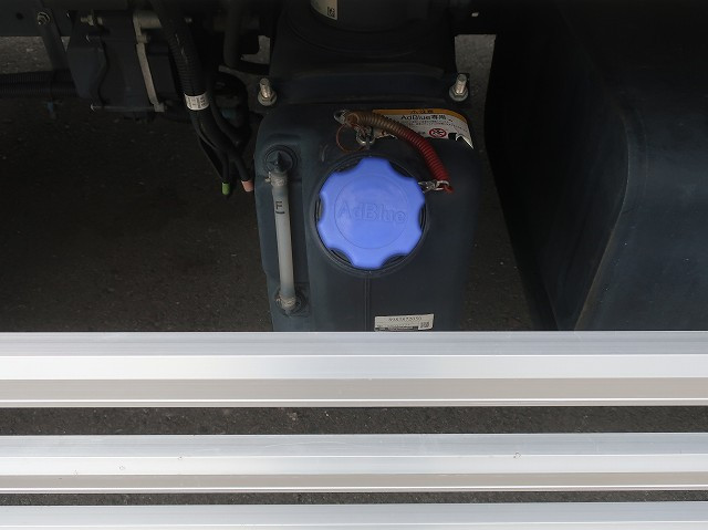 中古トラック いすゞ冷凍バン ＃9