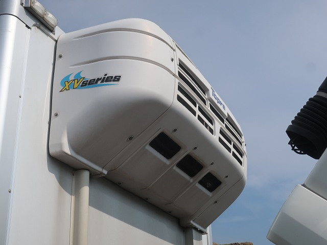 中古トラック いすゞ冷凍バン ＃10