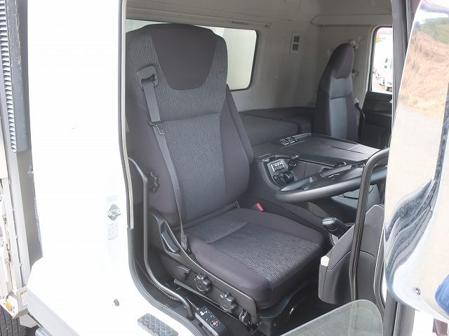 中古トラック UDトラックスアルミウィング #13