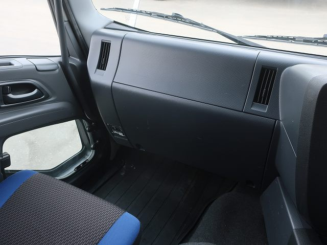 中古トラック いすゞ ギガ 大型アルミウィング