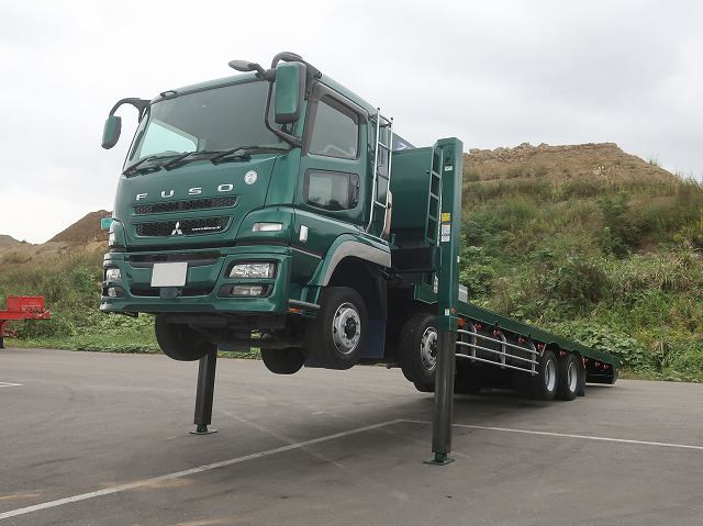 [Vehicle for lease rental only] 2017 Mitsubishi Fuso Super Great Self-Loader with Large Crane, 4-Axle Low-Floor, Tadano High Jack, Winch, Radio Control. ★Easy-to-Use Package Installed!★