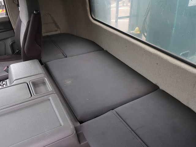 中古トラック 三菱ふそうクレーン付セルフローダー ＃23