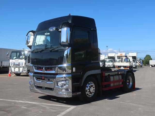 2019 Mitsubishi Fuso Super Great Tractor Head, 5th Wheel Load 11.5t, High Roof, Aluminum Wheels, 428 HP, Approximately 360,000 km on the odometer.