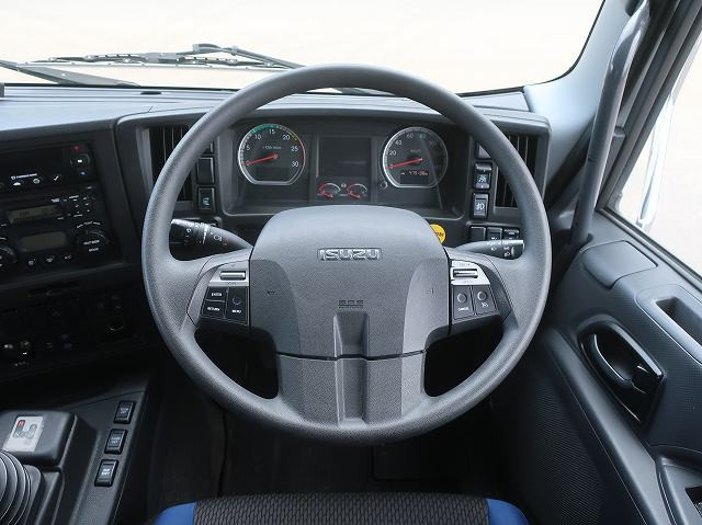 中古トラック いすゞ冷凍バン ＃16