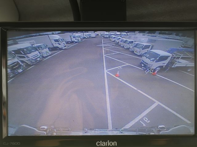 中古トラック いすゞ冷凍バン ＃20