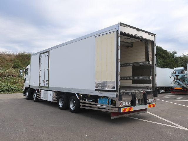 中古トラック いすゞ冷凍バン ＃4