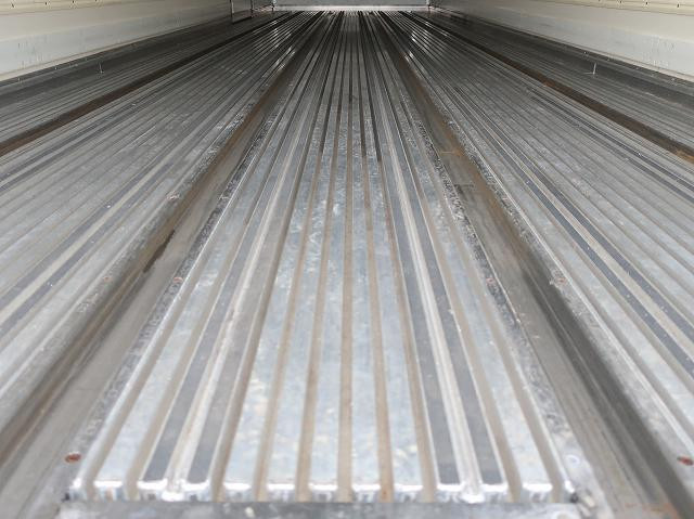 中古トラック いすゞ冷凍バン ＃7