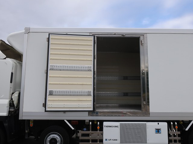 中古トラック いすゞ冷凍バン ＃8