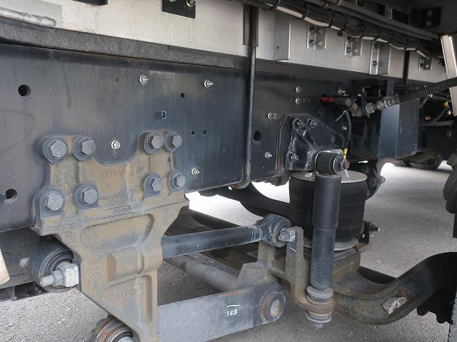 中古トラック いすゞ冷凍バン ＃9