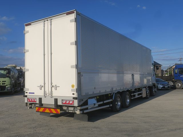 中古トラック いすゞアルミウィング ＃3