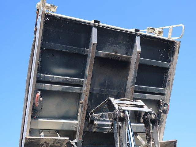 中古トラック いすゞ ギガ 大型ダンプ