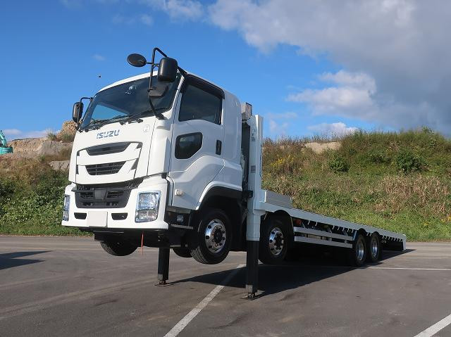 [Vehicle for lease rental only] 2017 Isuzu Giga Large Self-Loader with 4-axle low floor, Tadano winch, retarder, and aluminum wheels. ★Raku-Nori Pack installed!★