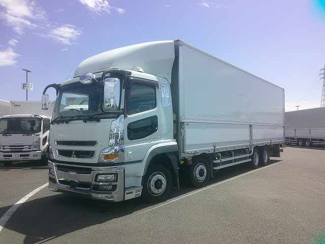 三菱ふそう　アルミウィング／幌ウィング