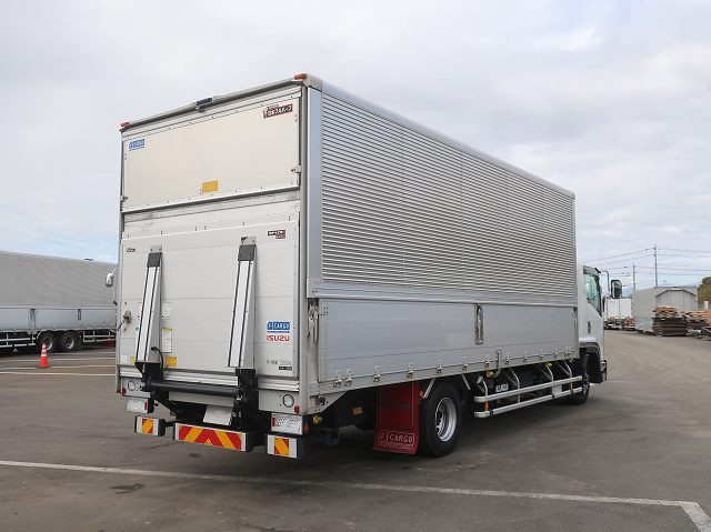 中古トラック いすゞアルミウィング ＃3