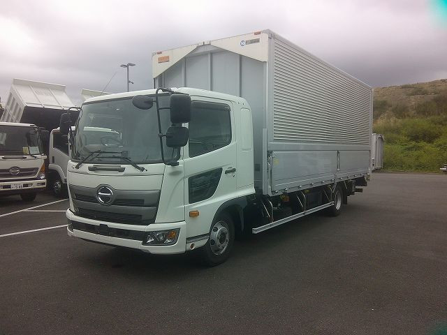 日野　アルミウィング／幌ウィング