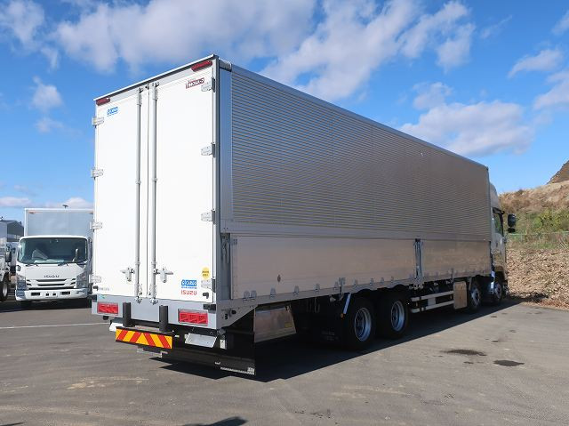 中古トラック いすゞアルミウィング ＃3