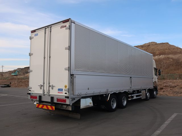 中古トラック いすゞアルミウィング ＃3