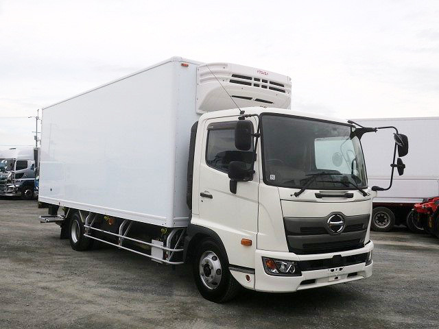 中古トラック 日野 レンジャー 中型冷凍バン