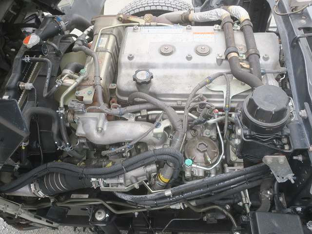 中古トラック 日野 レンジャー 中型冷凍バン