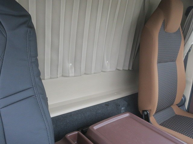 中古トラック 日野冷凍バン ＃23