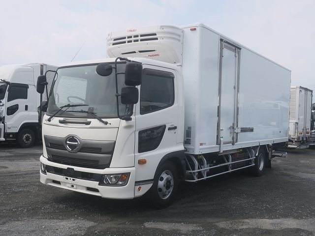 日野　冷凍バン