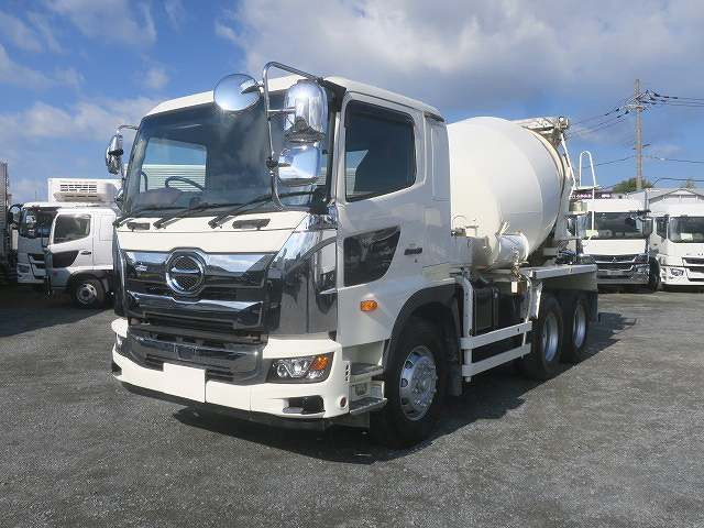  日野コンクリートミキサー車