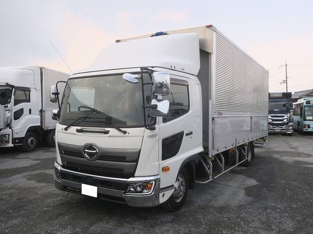 日野　アルミウィング／幌ウィング