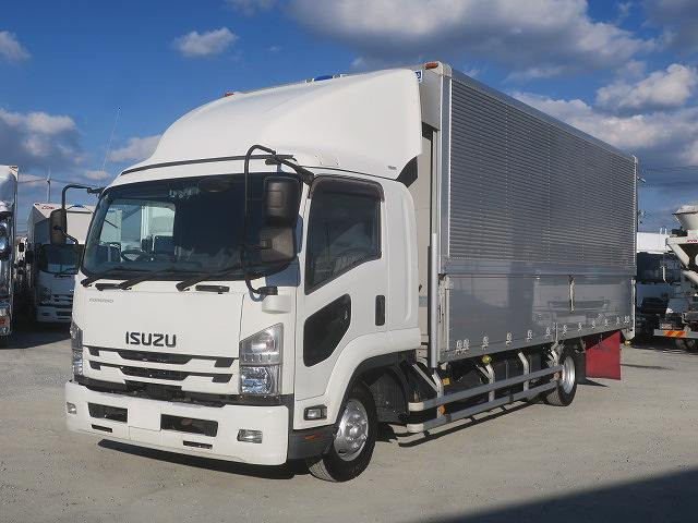 2020 Isuzu Forward, mid-size aluminum wing, 6200 wide, rear air suspension, 240 horsepower. ★Rakunori Pack installed!★