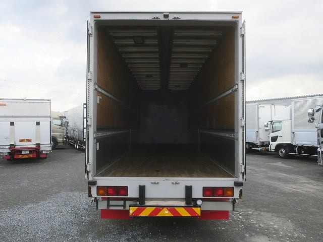 中古トラック いすゞ ギガ 大型アルミウィング