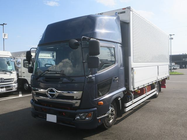 日野　アルミウィング／幌ウィング