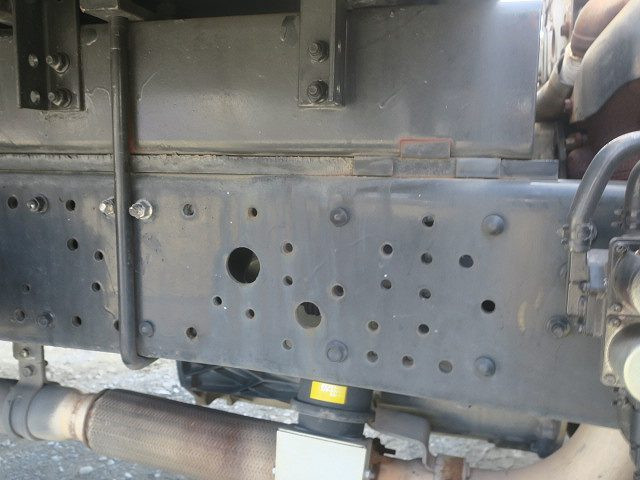 中古トラック 三菱ふそう キャンター 2tアルミバン