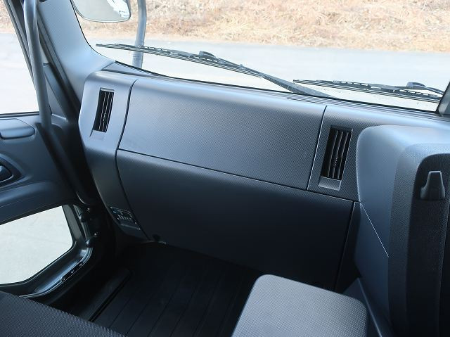 中古トラック いすゞ ギガ 大型アルミウィング