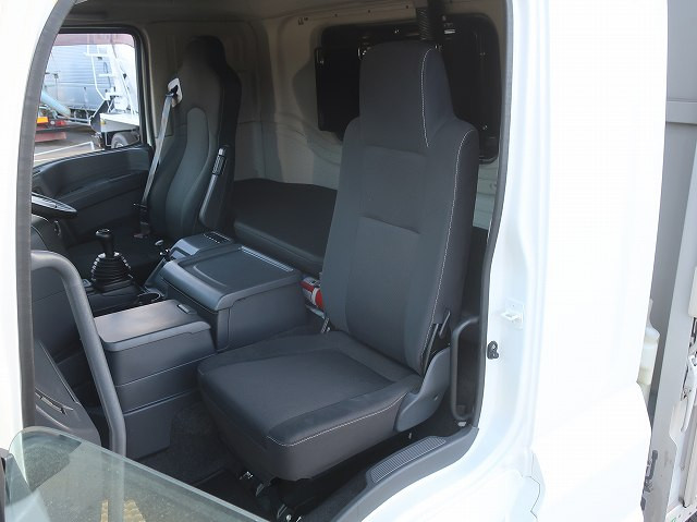 中古トラック いすゞ ギガ 大型アルミウィング