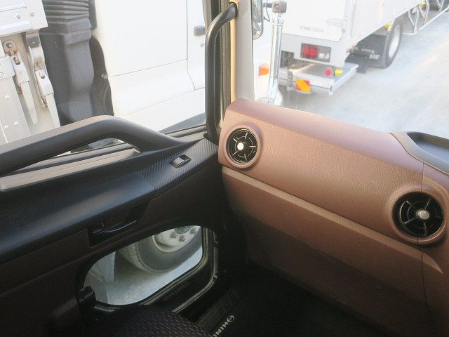 中古トラック 日野クレーン付平ボディ ＃13