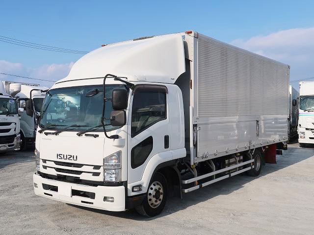 2020 Isuzu Forward, mid-size aluminum wing, 6200 wide, combination gate, rear air suspension, aluminum wheels