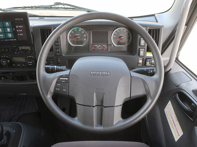 中古トラック いすゞ フォワード 中型アルミウィング