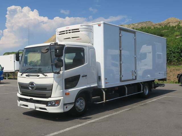  日野冷凍バン
