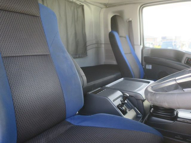 中古トラック いすゞ ギガ 大型アルミウィング