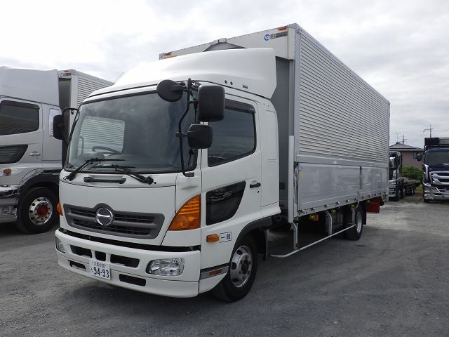 日野　アルミウィング／幌ウィング