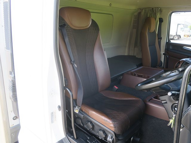 中古トラック 日野冷凍バン ＃13